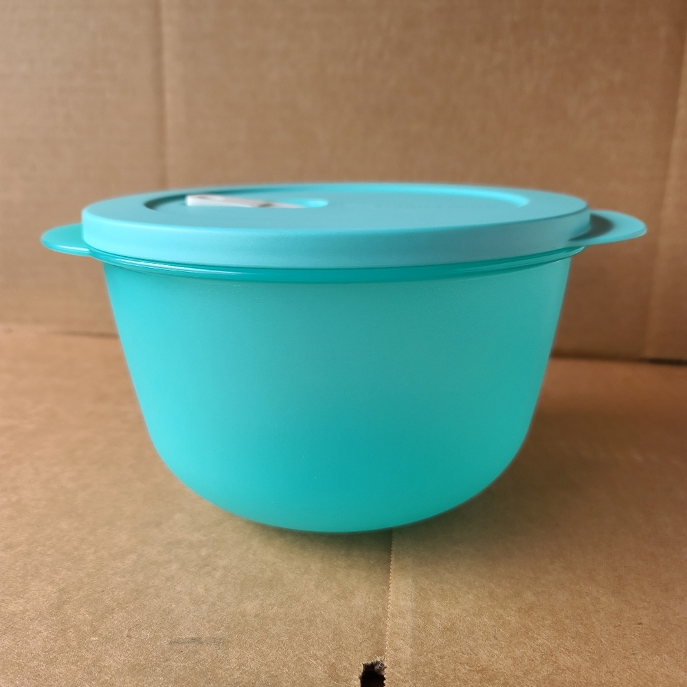 TUPPERWARE Crystalwave Plus 8 1/2 CUP Round MICROWAVE REHEATABLE BPA-Free
